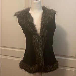 Faux Fur lined sueded vest L EUC